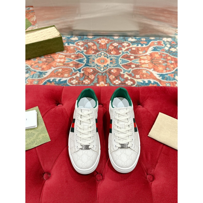 G*u*i casual shoes
